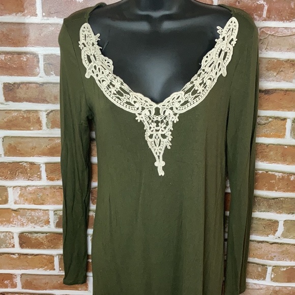 PINKBLUSH Maternity Top (M/L) - Picture 2 of 3